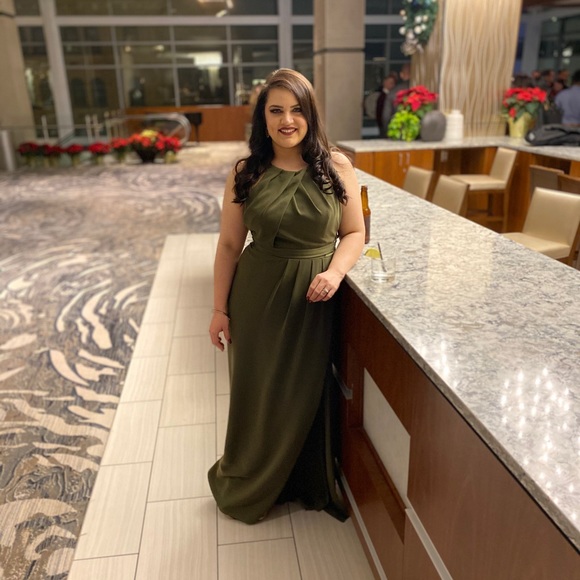 Meet your Posher, Stephanie - Picture 3 of 3